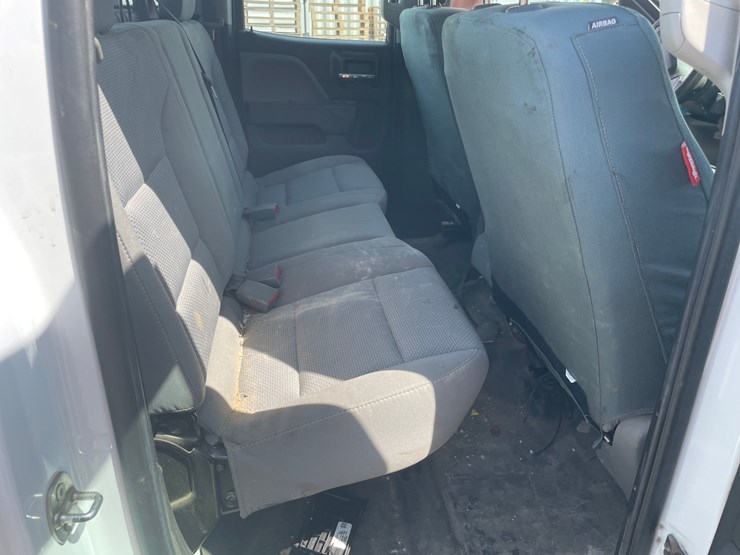2017-chevrolet-3500hd-image-26