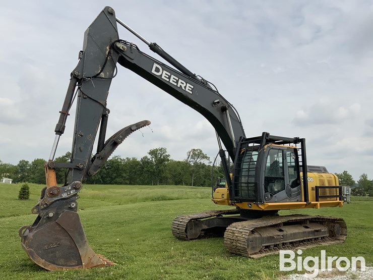2007-deere-240d-lc-image-1