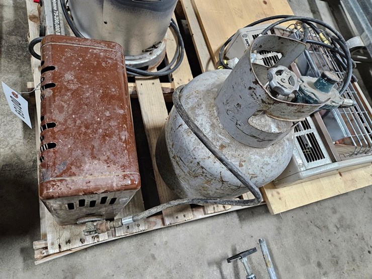 #159-•-empire-propane-heater-with-tank-image-2
