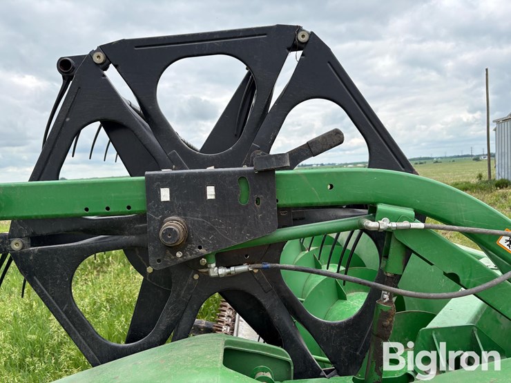 2011-john-deere-630f-image-11