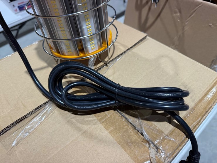 #49780-•-lot-of-(4)-unused-150-watt-360-hanging-lights-image-8