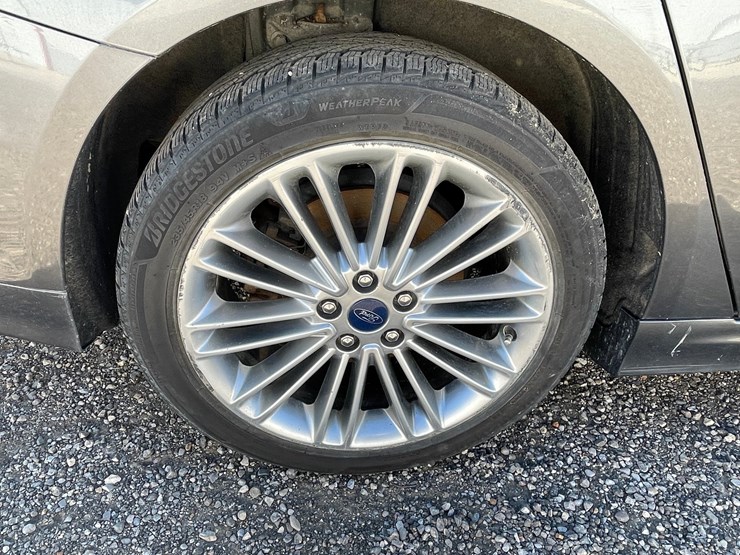 #2789-•-2016-ford-fusion-se-sedan-(has-wi-title)-image-13