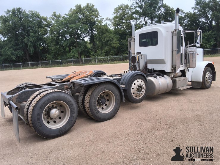 2005-peterbilt-379-image-5