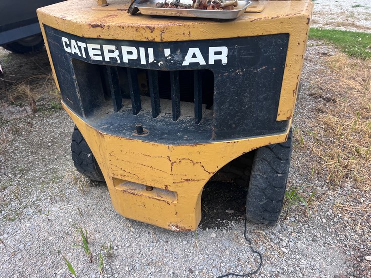 #2028-•-forklift-image-10