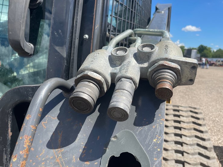 2018-new-holland-c232-image-10