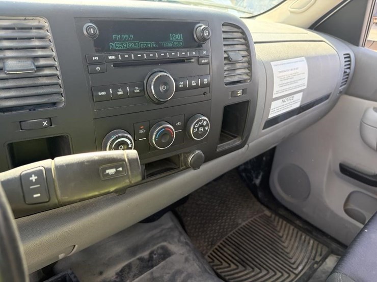 2012-gmc-sierra-2500-image-17