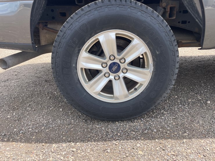2015-ford-f150-xlt-image-13