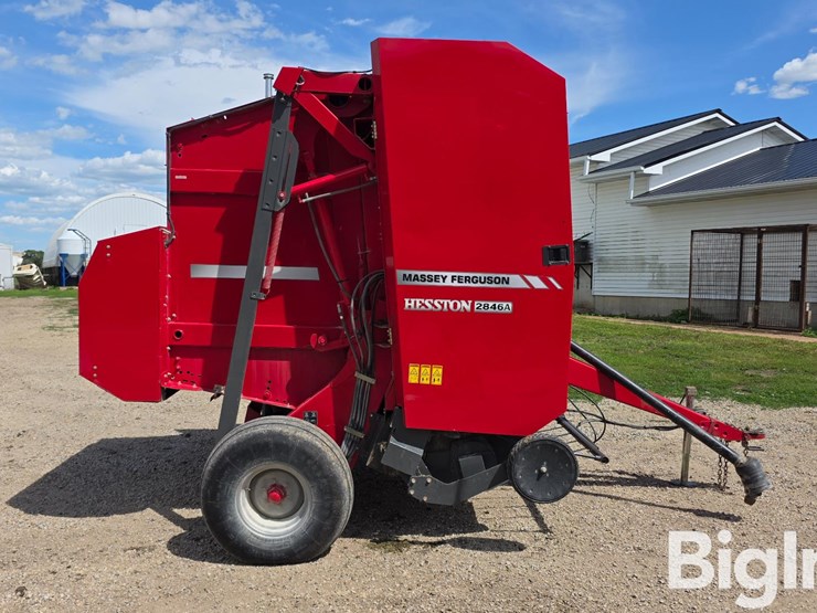 2011-massey-ferguson-2846a-image-4