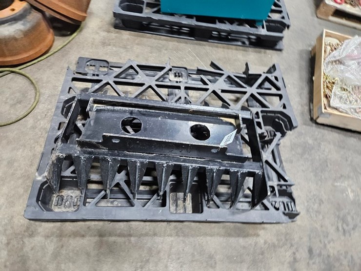 #332-•-32"-mini-skid-steer-rake-image-4