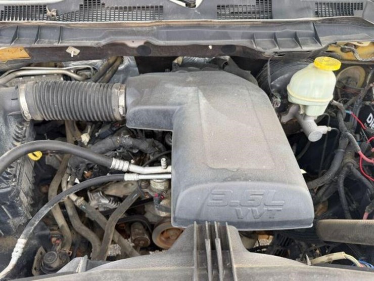 2017-ram-1500-slt-image-26