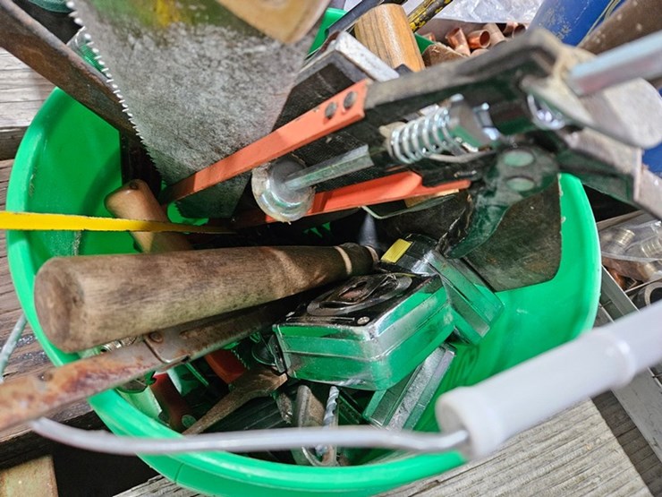#141-•-large-assortment-of-hand-tools-image-5