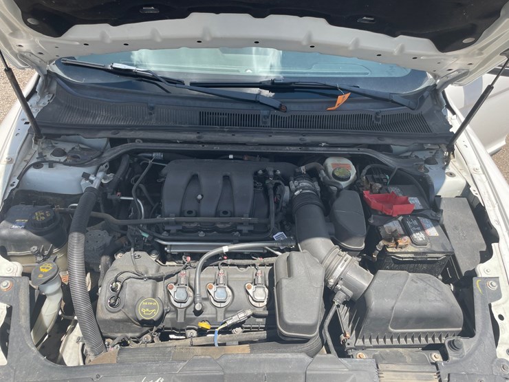 #2858-•-2015-ford-taurus-limited-(has-wi-title)-image-36