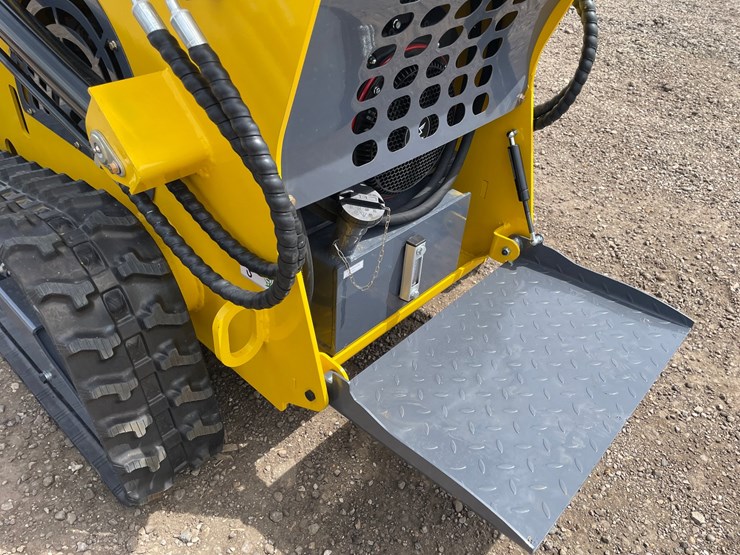 #2825-•-2026-landhero-mini-skid-steer-loader-image-8