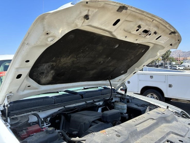 2011-chevrolet-silverado-2500-image-11