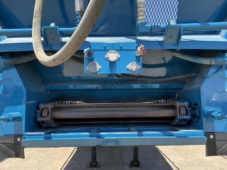 2014-versa-v-bottom-spreader-trailer-image-15