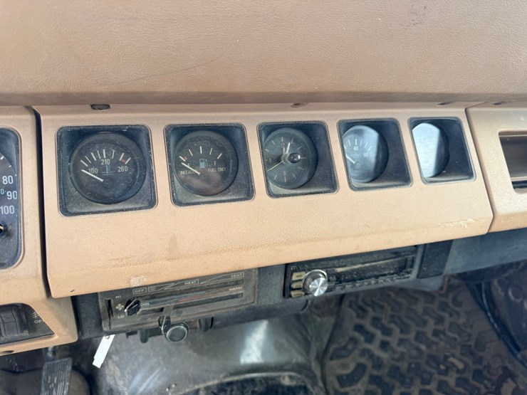 1988-jeep-wrangler-image-46