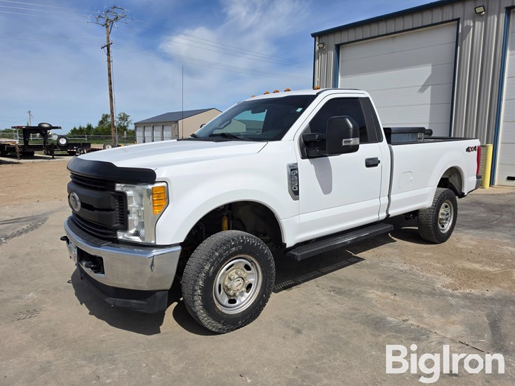 2017-ford-f250-xl-image-1