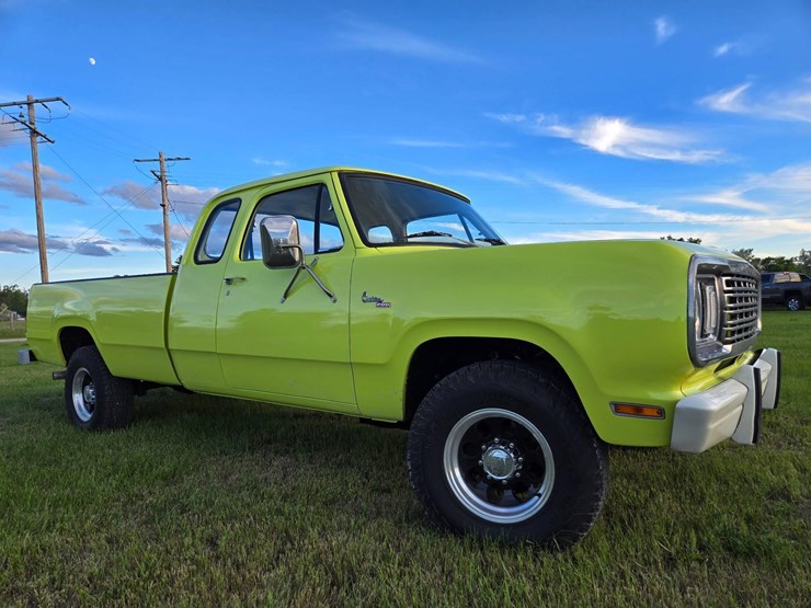 1977-dodge-w200-image-5