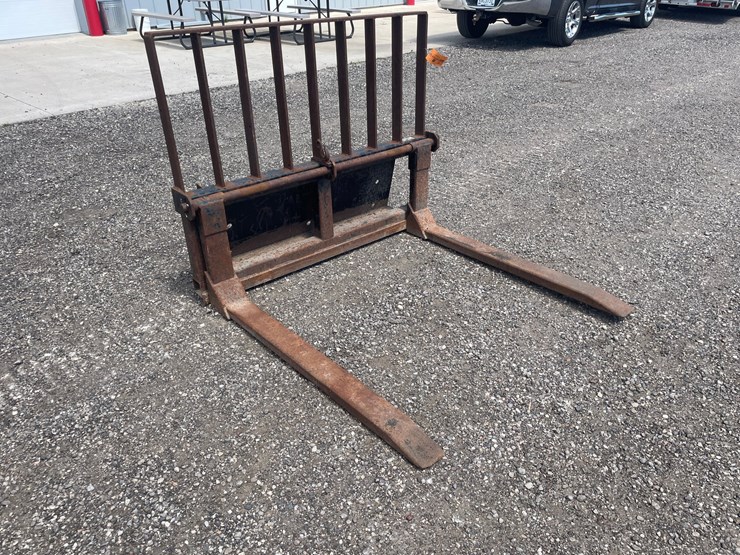 #2791-•-heavy-duty-skid-steer-mount-forks-image-3