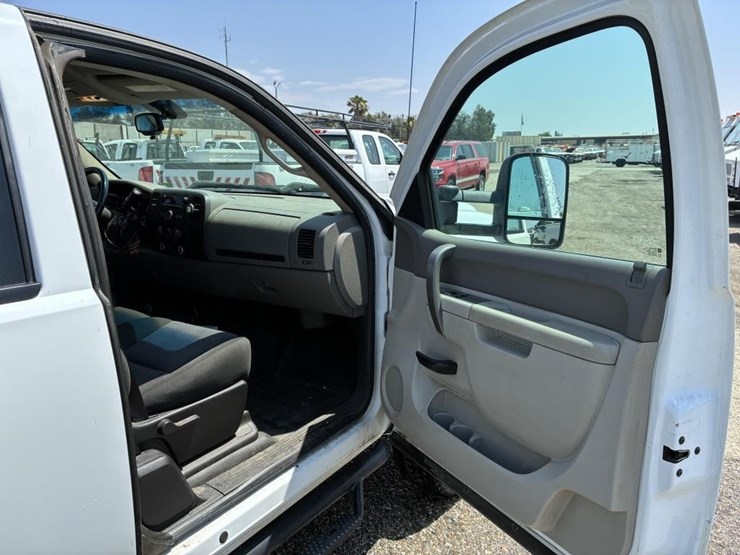 2012-gmc-sierra-2500-image-14