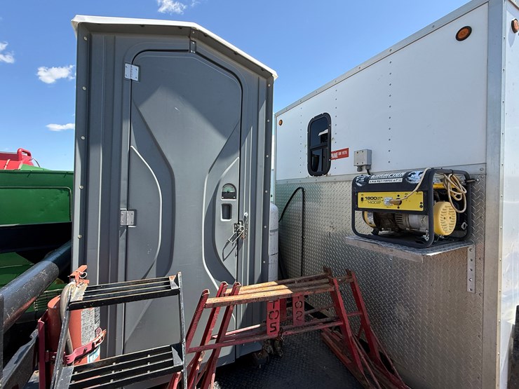 2000-crkg-24’x102”-t/a-porta-potty-doghouse-gooseneck-trailer-image-13