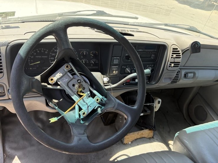 1997-chevrolet-2500-image-15