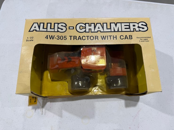 #47265-•-allis-chalmers-4w-305-tractor-vintage-toy-image-6