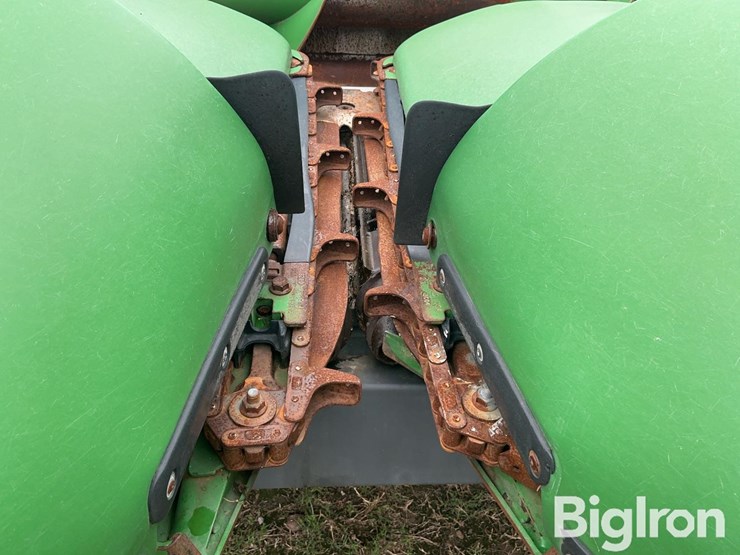 2013-john-deere-608c-image-16