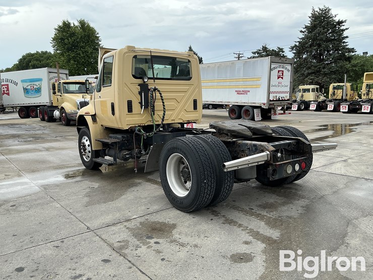 2009-international-durastar-4400-image-7