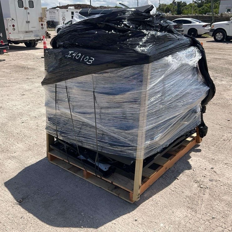 Pallet of Miscellaneous Vehicle Parts