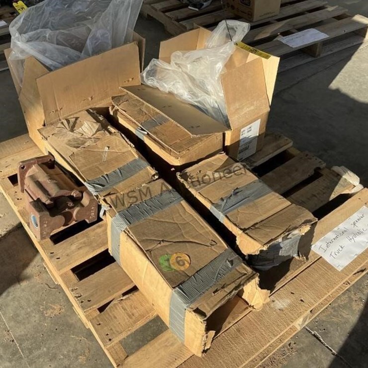 INTERNATIONAL SPREADER TRUCK HYDRAULIC PUMPS