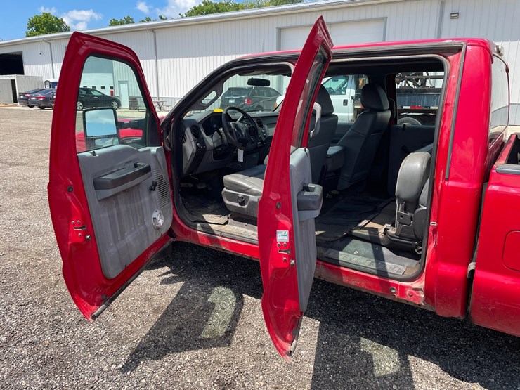 2013-ford-f250-xl-image-34