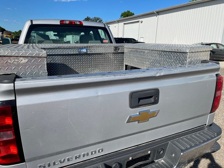 2015-chevrolet-2500-image-24