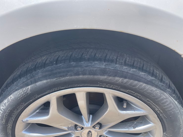 #2858-•-2015-ford-taurus-limited-(has-wi-title)-image-16