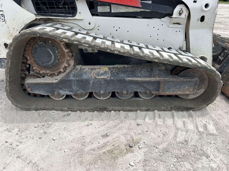 2021-bobcat-t740-image-15