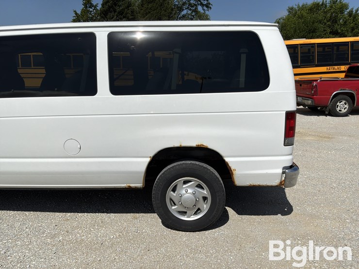 2010-ford-e350-xlt-image-9