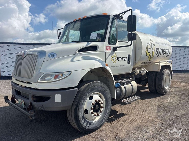 2018-international-durastar-4300-image-1