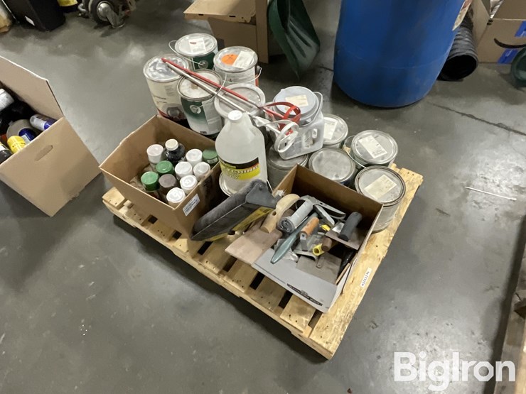 assorted-paints-&-tools-image-3