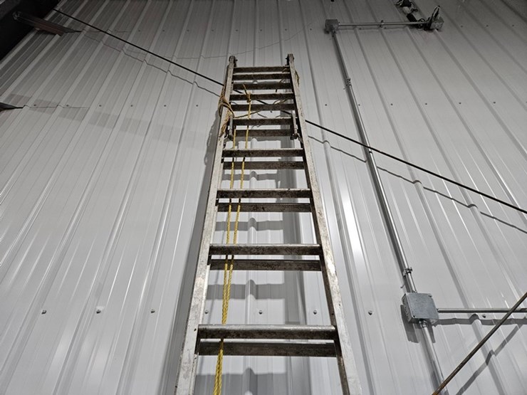 #15-•-keller-28'-aluminum-extension-ladder-image-3