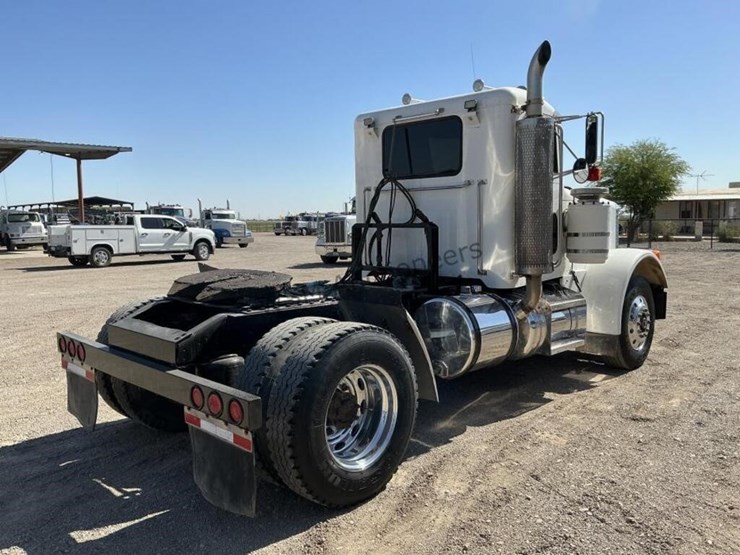 1993-peterbilt-379-image-4