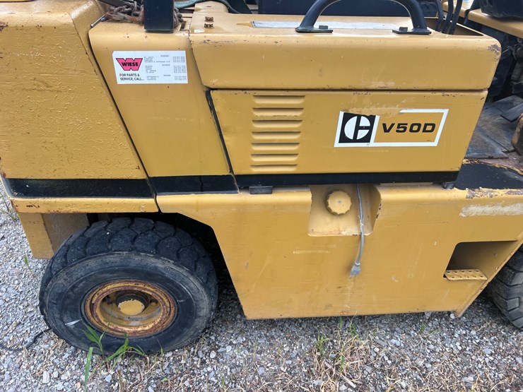 #2028-•-forklift-image-11