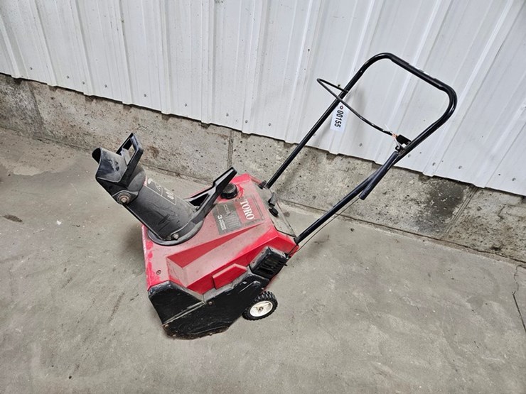 #155-•-toro-ccr1000-snow-thrower-image-1