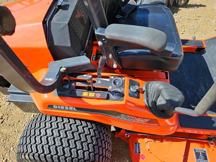 kubota-zd25-image-25