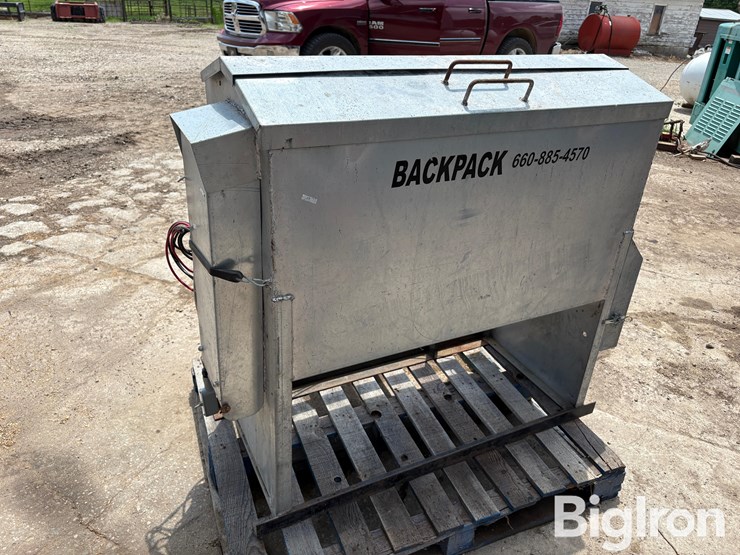 backpack-400-lb-utv-cake-feeder-image-2