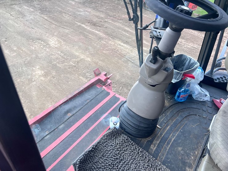 case-ih-8010-image-41