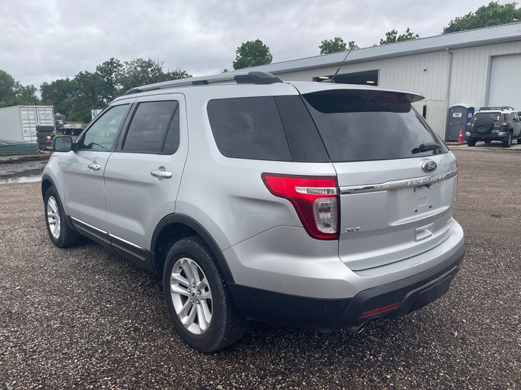 2015-ford-explorer-xlt-image-7