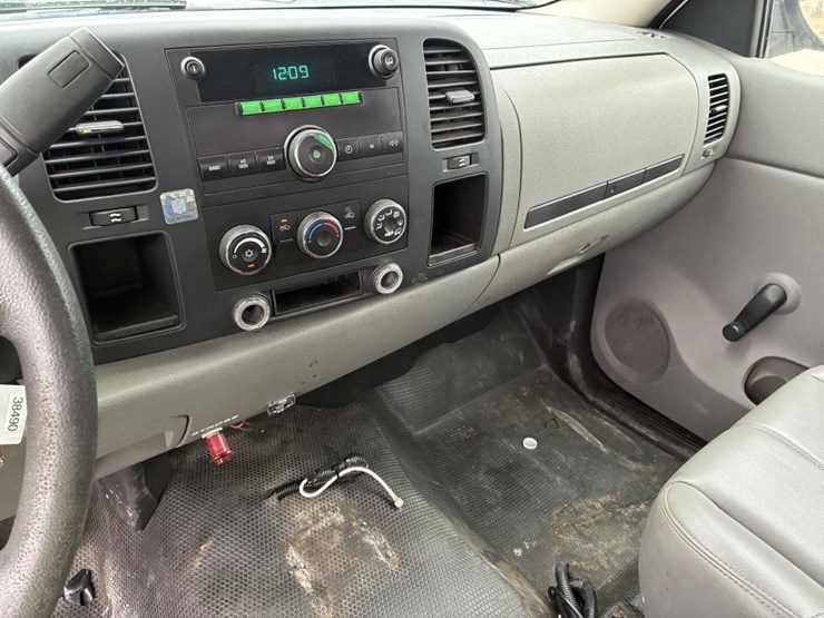2008-chevrolet-silverado-2500-image-16
