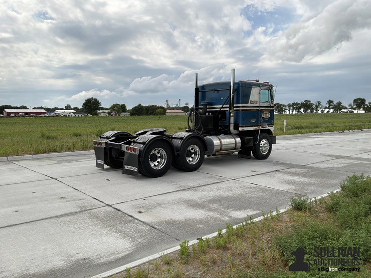 1974-kenworth-k100-image-5