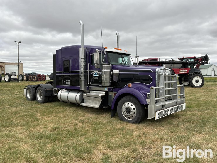 2019-kenworth-w900-image-3