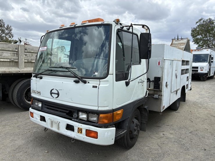 1999-hino-fb1817-image-1
